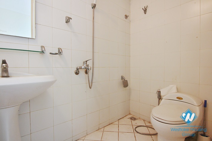 Lake view house for rent in Quang An street, Tay Ho district